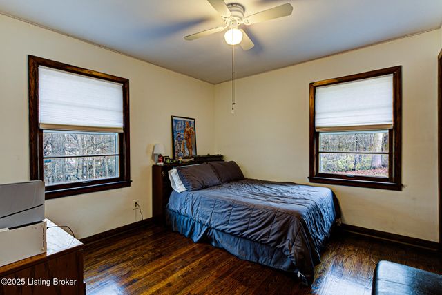 4803 Chenoweth Run Rd, Louisville, KY 40299