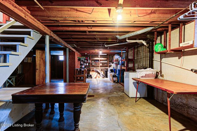 4803 Chenoweth Run Rd, Louisville, KY 40299