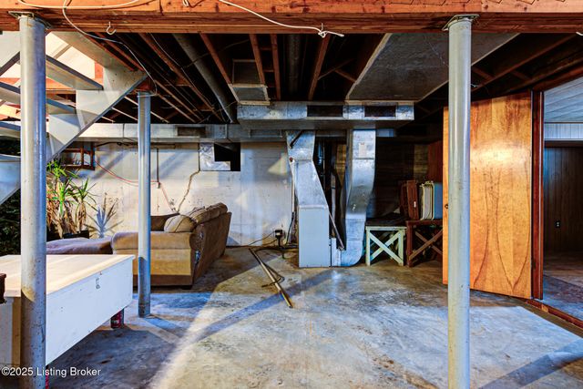 4803 Chenoweth Run Rd, Louisville, KY 40299