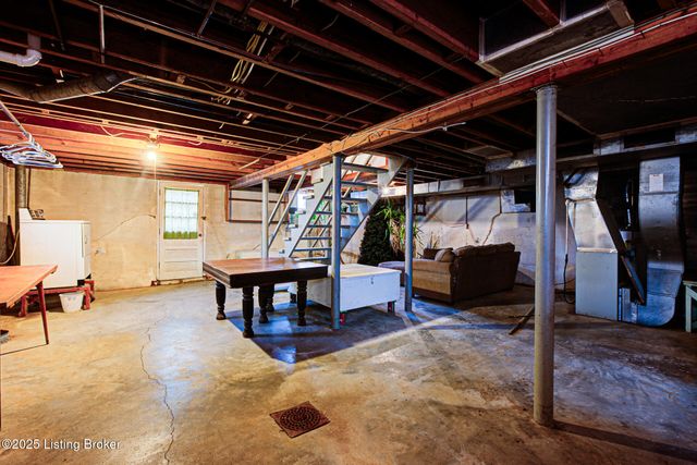 4803 Chenoweth Run Rd, Louisville, KY 40299