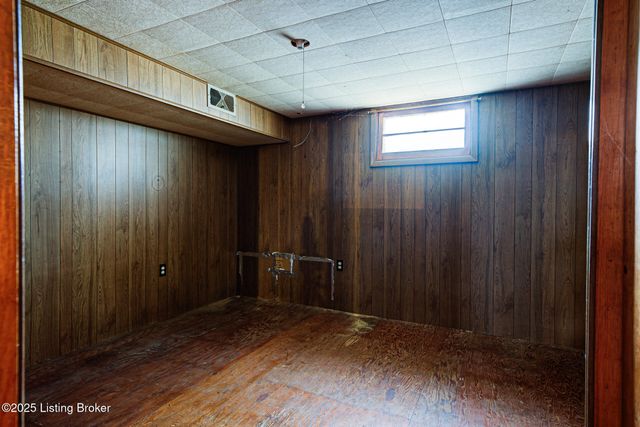 4803 Chenoweth Run Rd, Louisville, KY 40299