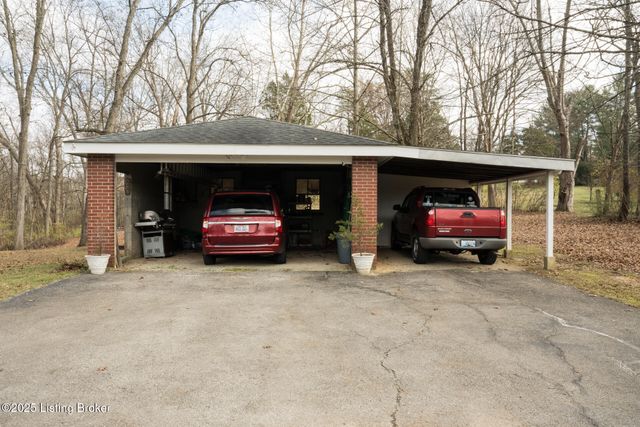 4803 Chenoweth Run Rd, Louisville, KY 40299