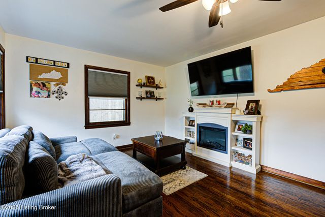 4803 Chenoweth Run Rd, Louisville, KY 40299