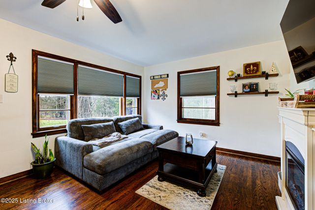 4803 Chenoweth Run Rd, Louisville, KY 40299