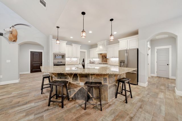 2211 Canyon Lake Road, Wills Point, TX 75169