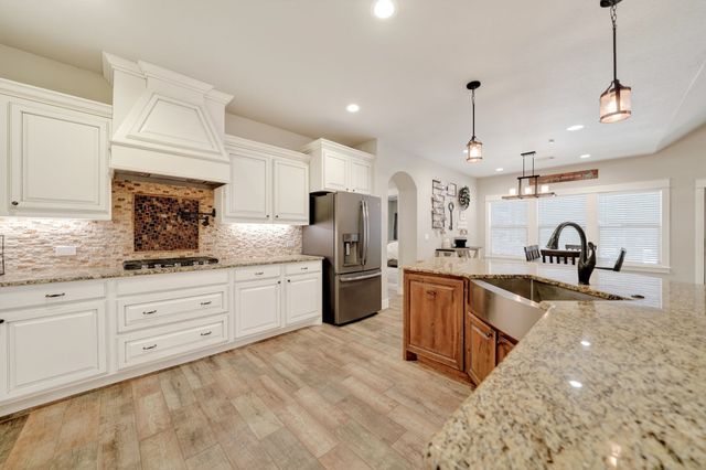 2211 Canyon Lake Road, Wills Point, TX 75169