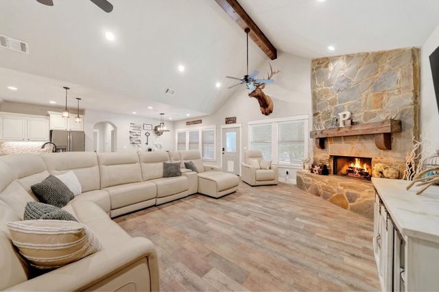 2211 Canyon Lake Road, Wills Point, TX 75169
