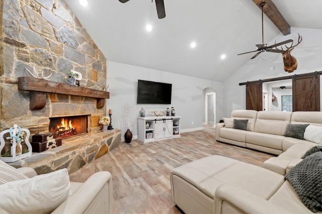2211 Canyon Lake Road, Wills Point, TX 75169