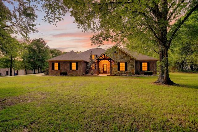 2211 Canyon Lake Road, Wills Point, TX 75169