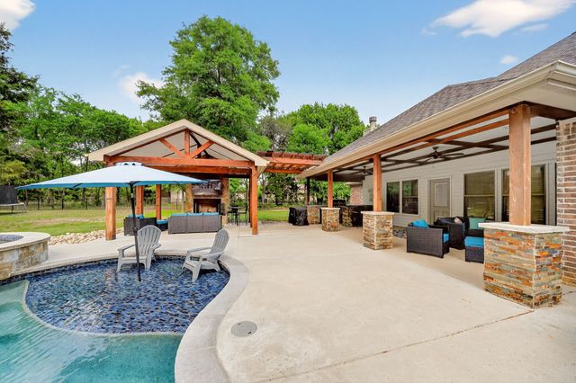 2211 Canyon Lake Road, Wills Point, TX 75169