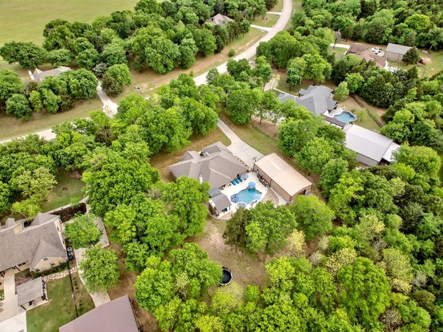 2211 Canyon Lake Road, Wills Point, TX 75169