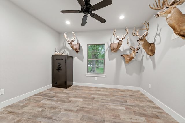 2211 Canyon Lake Road, Wills Point, TX 75169