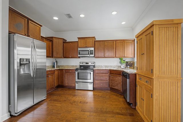 140 Tulip Grove Pt, Hermitage, TN 37076