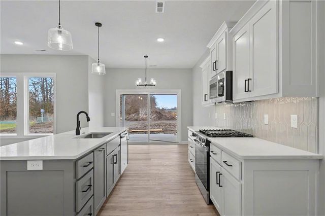 1210 Alexander Court, Ottawa, KS 66067