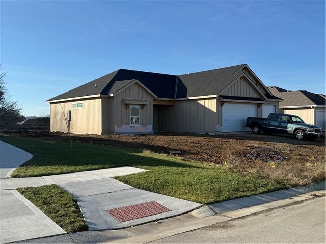 1210 Alexander Court, Ottawa, KS 66067