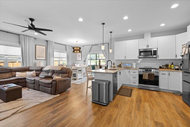 2586 Tiffin Way, Medford, OR 97504