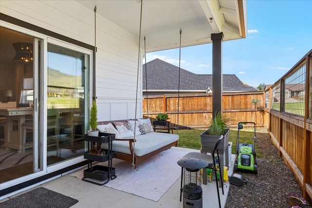 2586 Tiffin Way, Medford, OR 97504