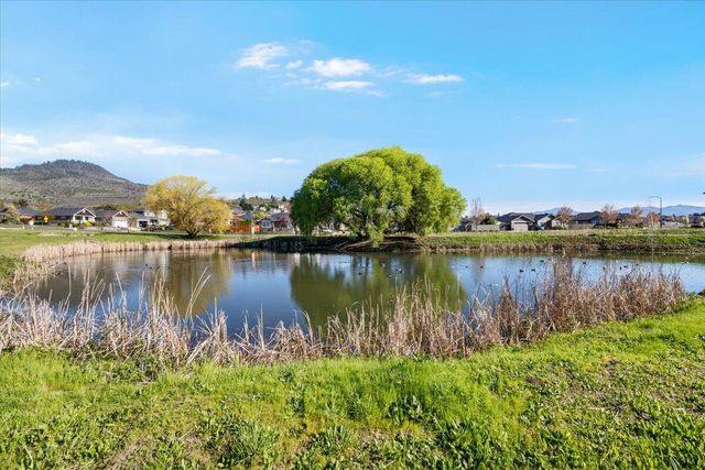 2586 Tiffin Way, Medford, OR 97504