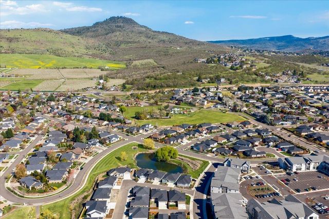 2586 Tiffin Way, Medford, OR 97504