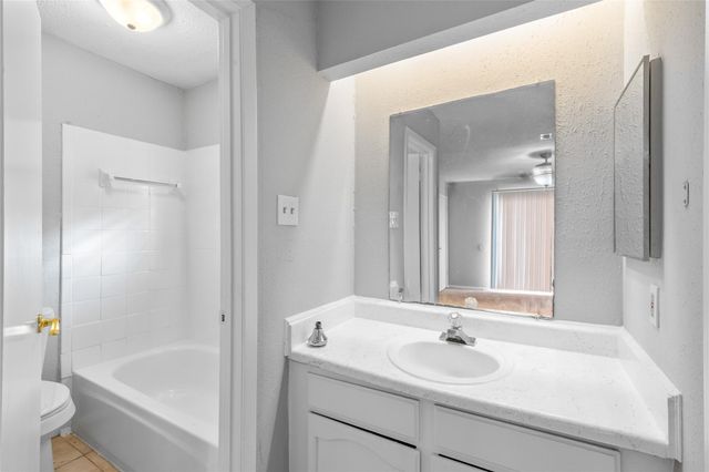 2942 Heritage Colony Drive, Webster, TX 77598