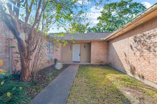 2942 Heritage Colony Drive, Webster, TX 77598