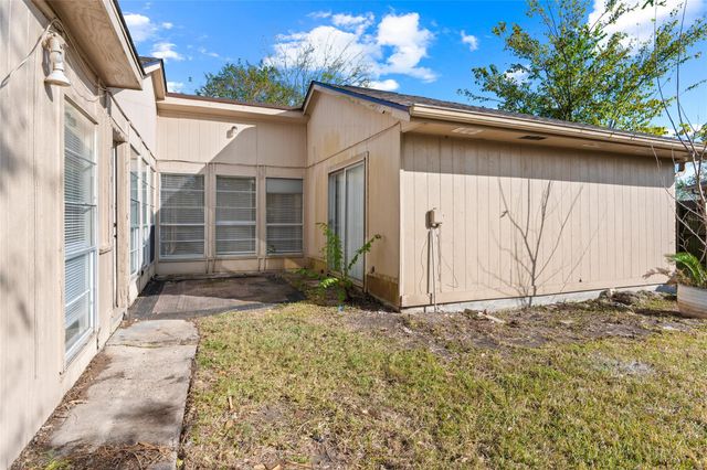 2942 Heritage Colony Drive, Webster, TX 77598