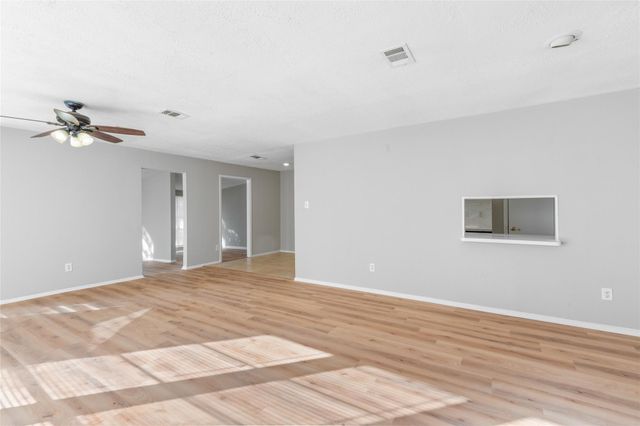 2942 Heritage Colony Drive, Webster, TX 77598