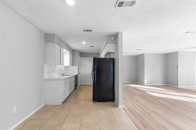 2942 Heritage Colony Drive, Webster, TX 77598