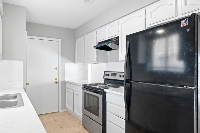 2942 Heritage Colony Drive, Webster, TX 77598