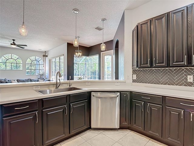 12919 FRAMINGHAM COURT, Tampa, FL 33626