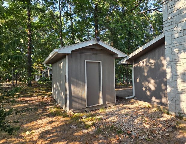 16 Amesbury Lane, Bella Vista, AR 72715
