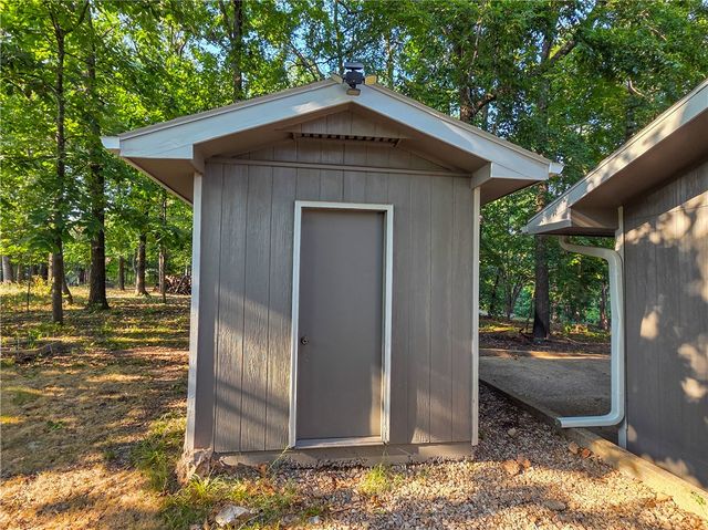 16 Amesbury Lane, Bella Vista, AR 72715