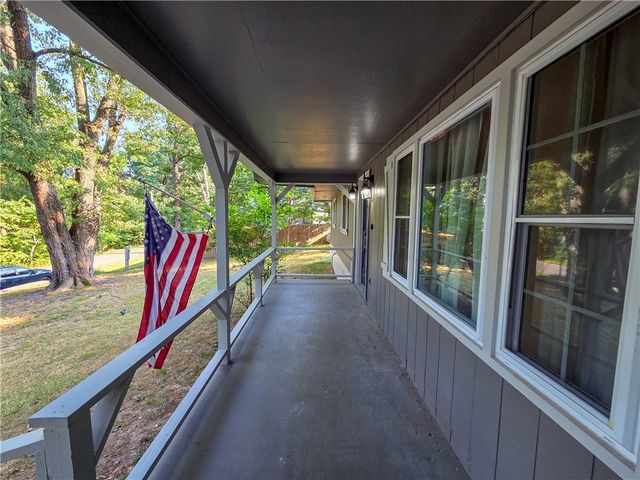 16 Amesbury Lane, Bella Vista, AR 72715