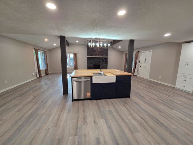 16 Amesbury Lane, Bella Vista, AR 72715