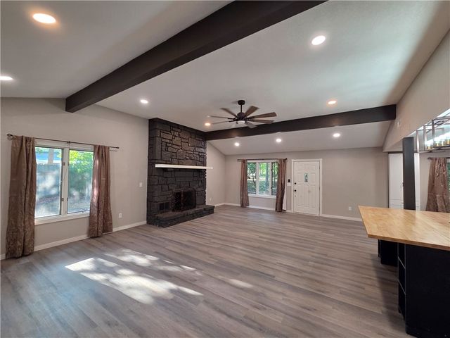 16 Amesbury Lane, Bella Vista, AR 72715