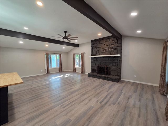 16 Amesbury Lane, Bella Vista, AR 72715