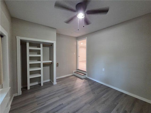 16 Amesbury Lane, Bella Vista, AR 72715