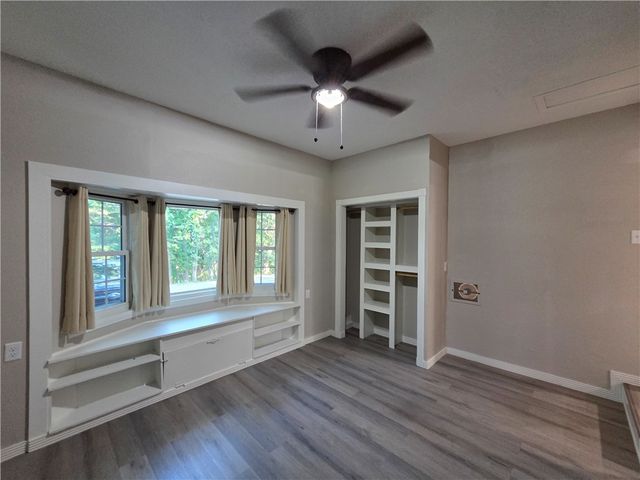 16 Amesbury Lane, Bella Vista, AR 72715