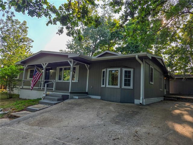 16 Amesbury Lane, Bella Vista, AR 72715