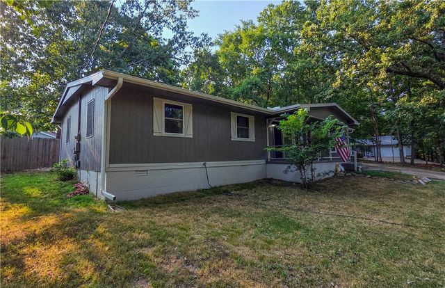 16 Amesbury Lane, Bella Vista, AR 72715