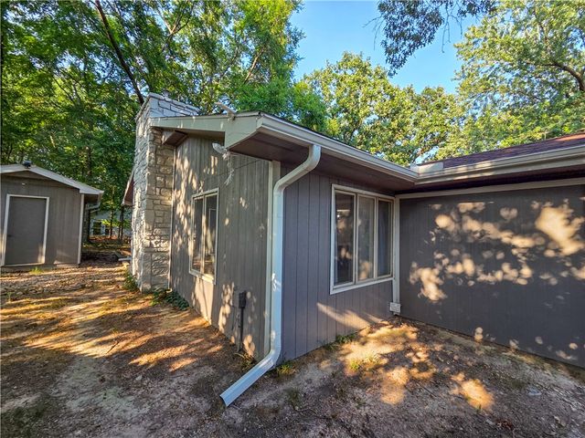 16 Amesbury Lane, Bella Vista, AR 72715