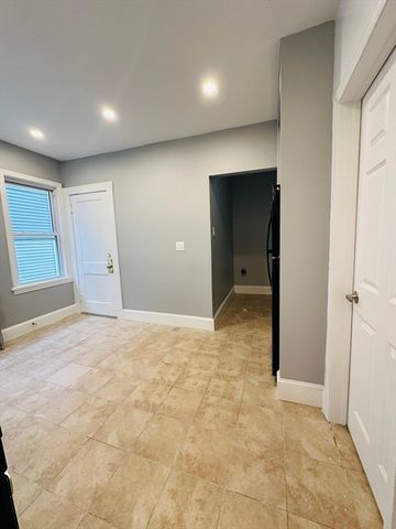 28 Melbourne St 3, Boston, MA 02124