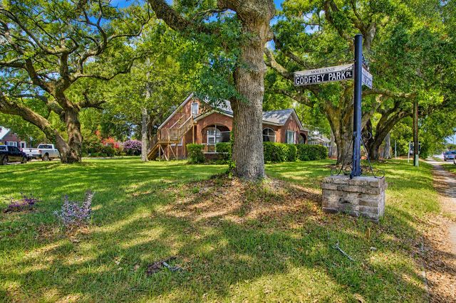 521 Saint Andrews Boulevard, Charleston, SC 29407