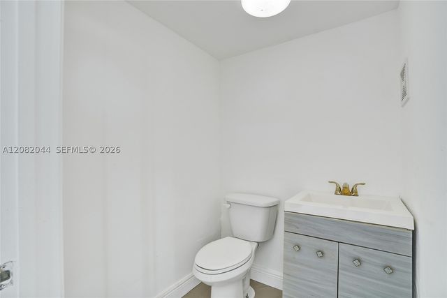 900 Flagler St, Miami, FL 33130