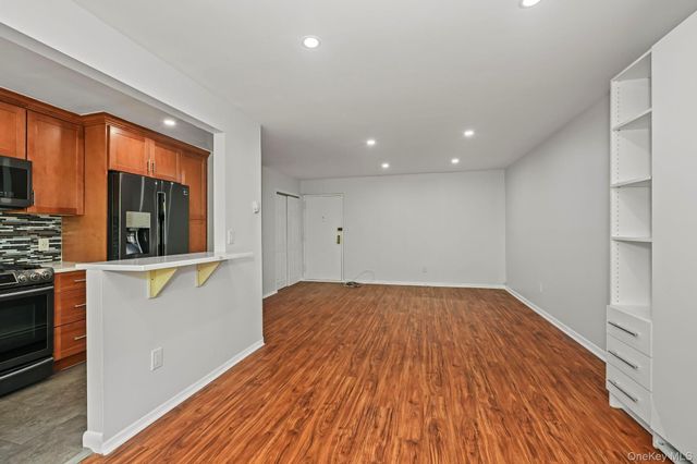 2221 Palmer Avenue 3R, New Rochelle, NY 10801