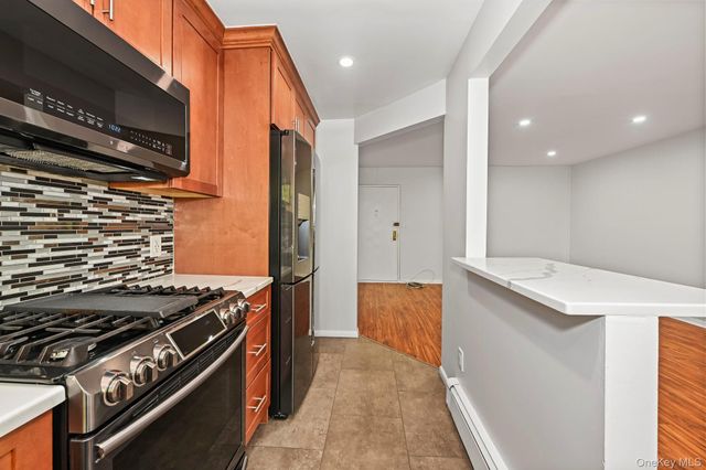 2221 Palmer Avenue 3R, New Rochelle, NY 10801