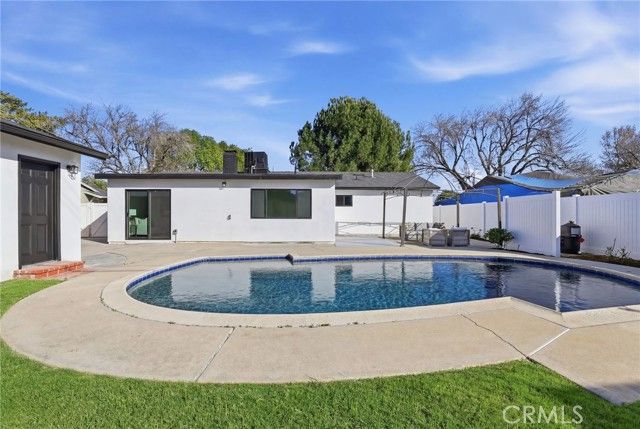 9651 Comanche, Chatsworth (los Angeles), CA 91311