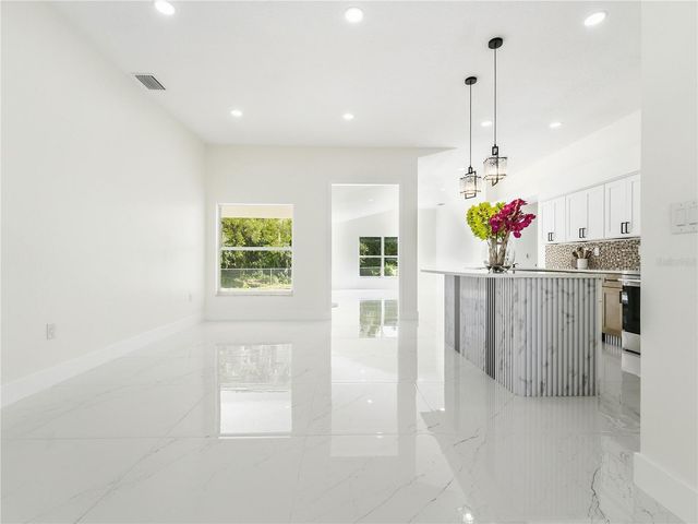 11836 HUNTERS LAKE DRIVE, New Port Richey, FL 34654