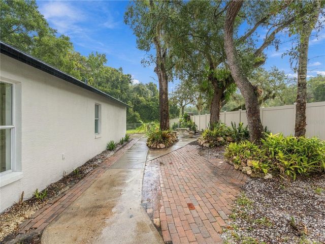 11836 HUNTERS LAKE DRIVE, New Port Richey, FL 34654