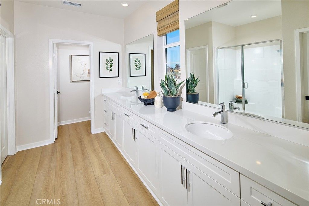 Image 11 of property listing at 5826 Walden Court, Eastvale, CA 92880